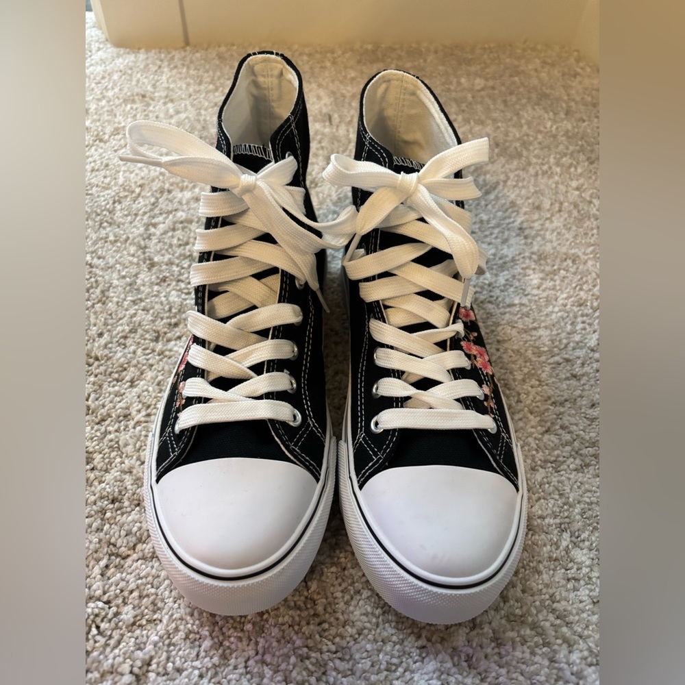 Floral Embroidered High-Top Sneakers - Picture 2 of 8